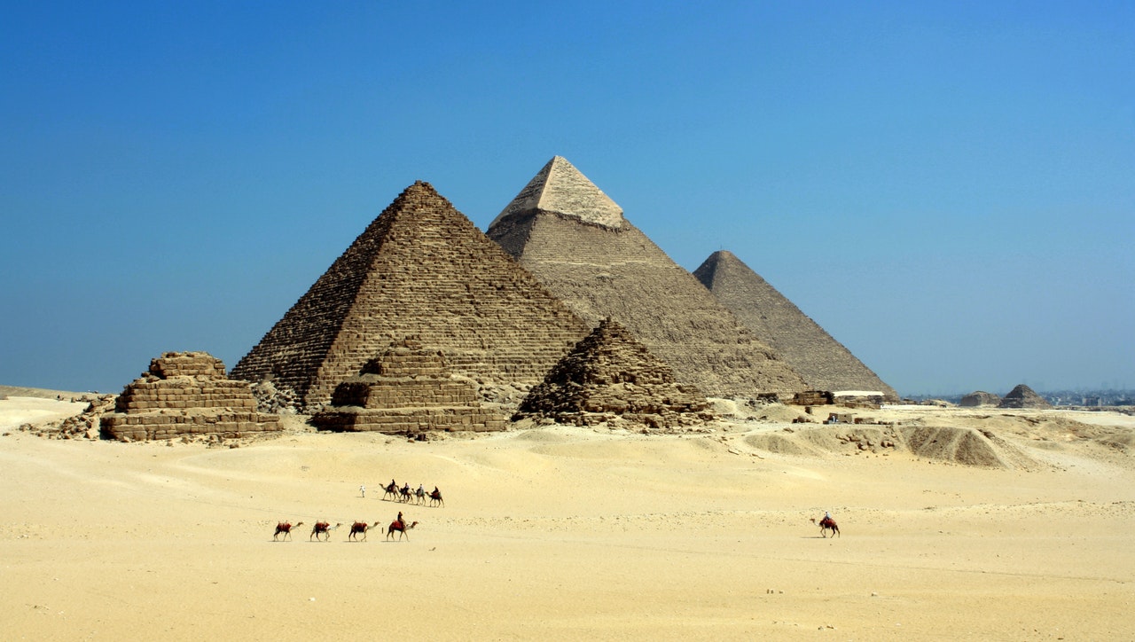 Hoe zijn de piramides in Egypte gebouwd?